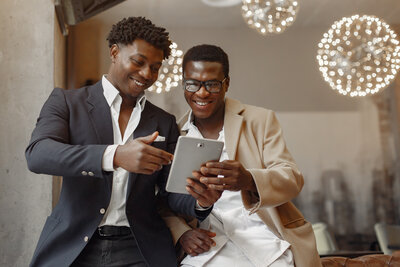 black-men-cafe-have-business