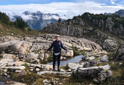 hiking elopement photographer