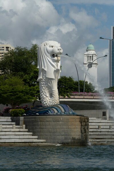 Singapore luxury city stays arranged by Kelsey Parry Travel featuring premium accommodations, private cultural tours, and exclusive rooftop dining experiences