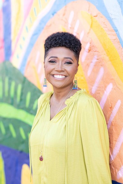 Experienced brand photographer in Dallas, TX capturing stylish brand and senior photography for women entrepreneurs and graduates.