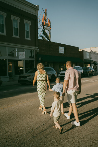 A Tennessee family captured in a documentary style on an ice cream date for a photo session.