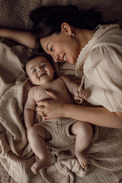 Newborn Fotograaf Groningen, Pasgeboren, kraamtijd baby fotografie