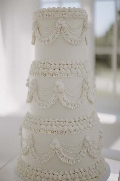 wedding cake designer cambridgeshire suffolk elifs patisserie