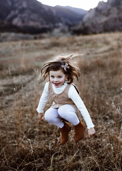 Colorado Winter family photography session in the foothills with Erin JAchimiak