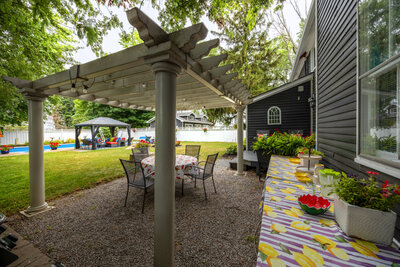 4553 Solina pergola