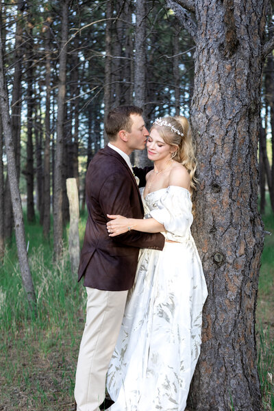 wanderingwildemedia-blackhillsweddingphotographer-woodlandsreceptions-2024wedding-blackhillsbride-reception-65