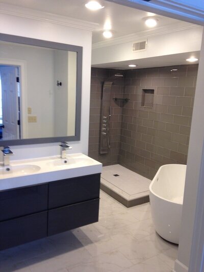 shower and bathtub with tile to show bathroom remodel atlanta