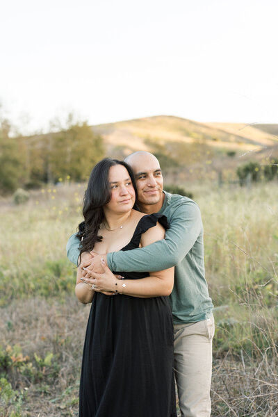 romantic rolling hills couple photo