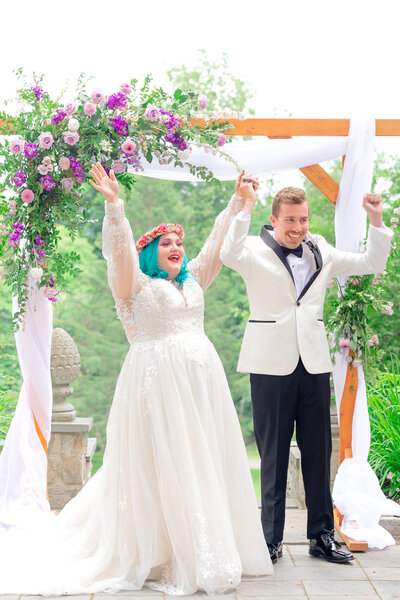 Unique and romantic summer wedding at Gramercy Mansion in Baltimore Maryland