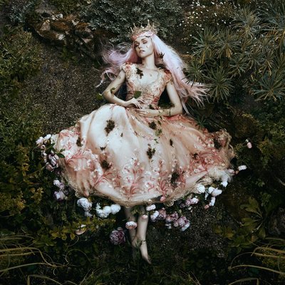 Coraline-flower-tulle-dress-JoanneFlemingDesign-PicBellaKotak