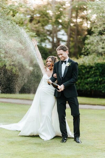 Natural, relaxed wedding photography in Glasgow