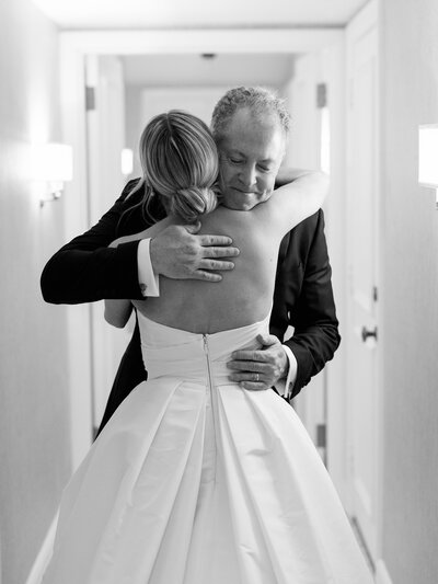 documentary wedding photos by top chicago wedding photographer olivia leigh