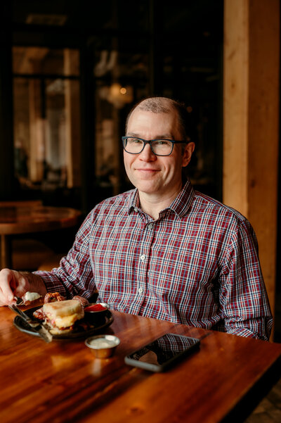 Elevate your online dating profile with expert photos by Minneapolis’ leading dating photographer.