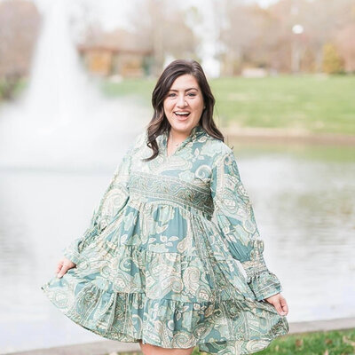 Natural and fun outdoor portrait of Shayna Johnson