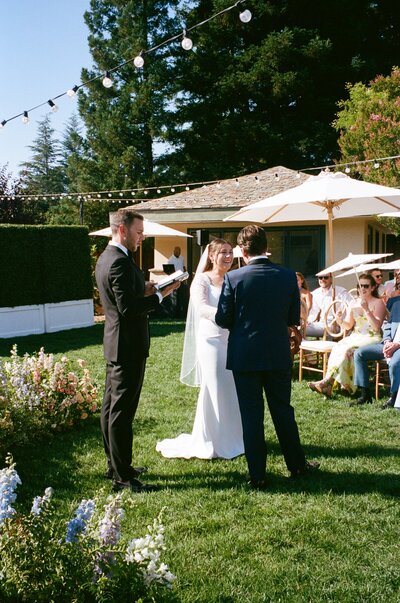 film-wedding-ceremony-california-dreamy-style