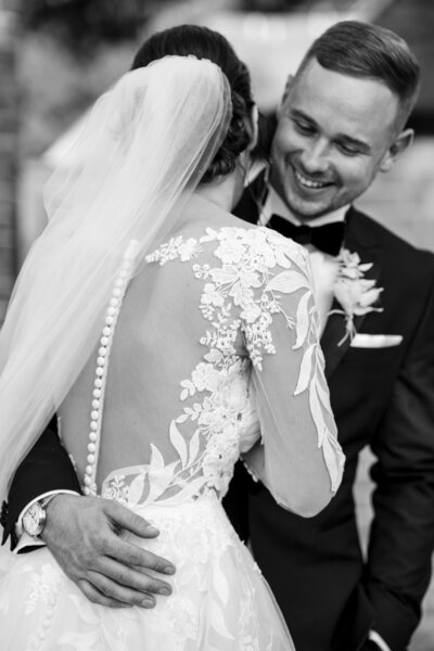 shustoke-barn-modern-styling-wedding-875