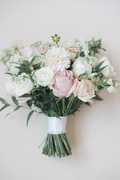 Molly Sue Photography New Jersey + East Coast Wedding Photographer Romantic Imagery Engagement Lifestyle Heirloom Wedding Albums49605