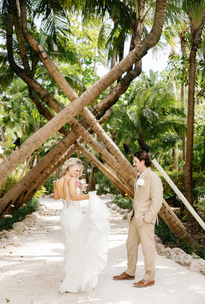 Bride and groom at a beautiful wedding in Islamorada, Florida, captured by Claudia Amalia Photography, a top wedding photographer in Miami and the Florida Keys