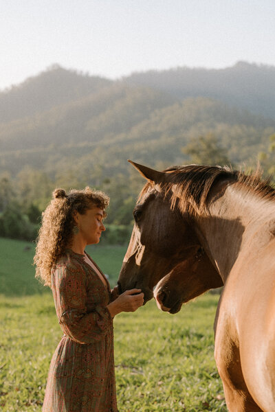 photoshoot with horse and woman in Bowraville by Fire & Fly Photography