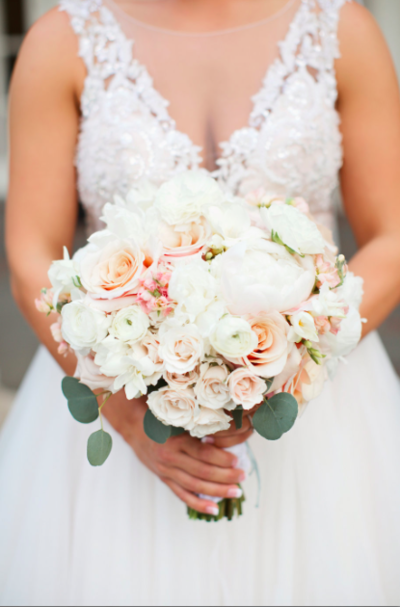 Blush traditional bouquet