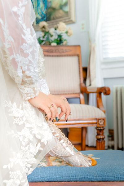 Unique and romantic summer wedding at Gramercy Mansion in Baltimore Maryland