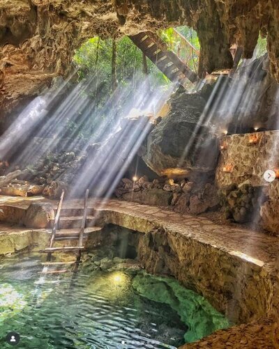 Puerta Al Corazón, holistic wellness center in San Miguel De Allende, offering gong therapy, magnet therapy, ancestral sound healing, bioenergetic massages, muscle adjustment, relaxation, and yoga through EnForma.