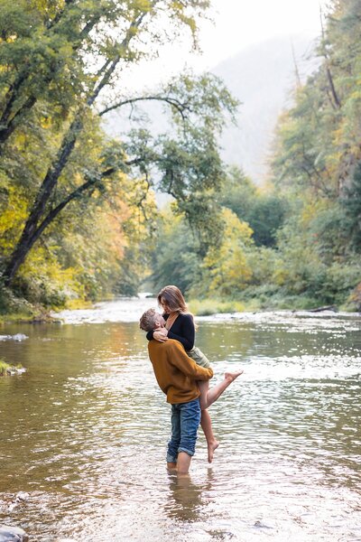 couple hugging at Emigrant Lake