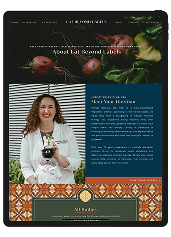 Website design for "Eat Beyond Labels," an organic food store, featuring fresh produce and a clean, inviting layout.