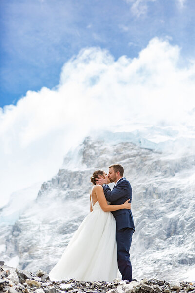 everest-base-camp-adventure-mountain-elopement-wedding