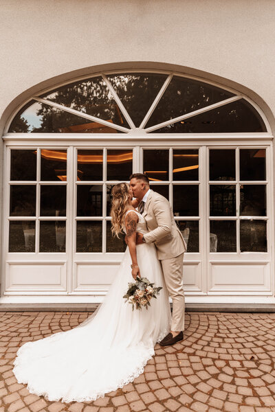 Huwelijkshoot indoor in Brasschaat door Blooming Tales Photography