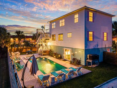 Exterior Twilight (3)