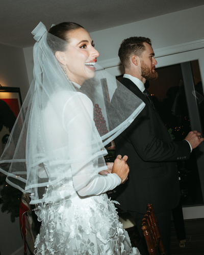 Vintage-Bride-Groom-Reception-Anti-Bride-Wedding-4044