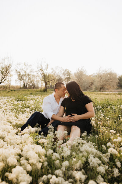 This maternity session was located at the Bountiful Pond.