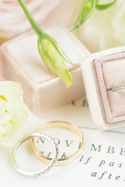 Dana Cubbage Weddings Photography Engagement Photographer Charleston South Carolina Luxury High End Destination Travel Bright Colorful Light Airy Chicago New York Los Angeles Weddings Photo25