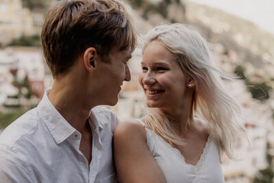 positano couple photos