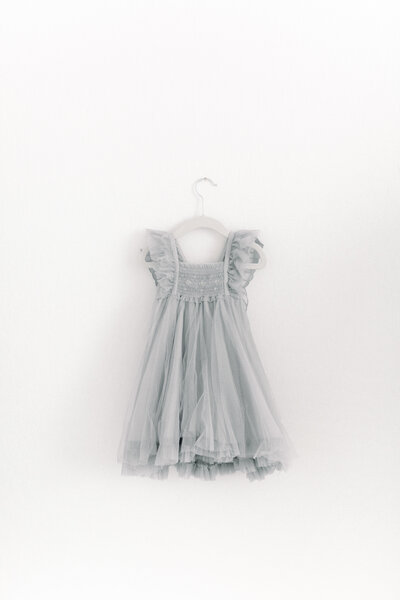 A natural, delicate and timeless pregnancy and baby photographer based in Concord, California.