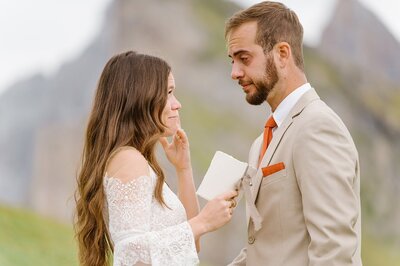 Adventure elopement wedding photographer Julie Haider enjoys Horseshoe Bend