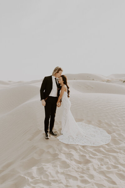 Oregon elopement photographer for intentional couples, oregon elopement packages, oregon elopement photographer near me