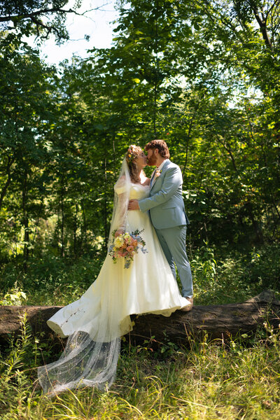 Wedding photographer based in Illinois
