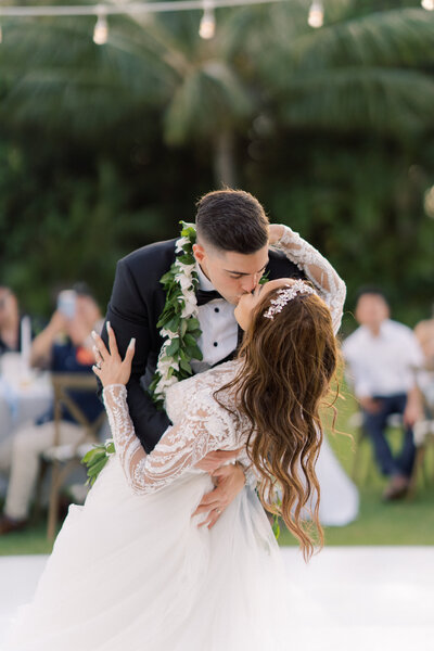 Loulu Palm Wedding Photographer Oahu Hawaii Lisa Emanuele-880