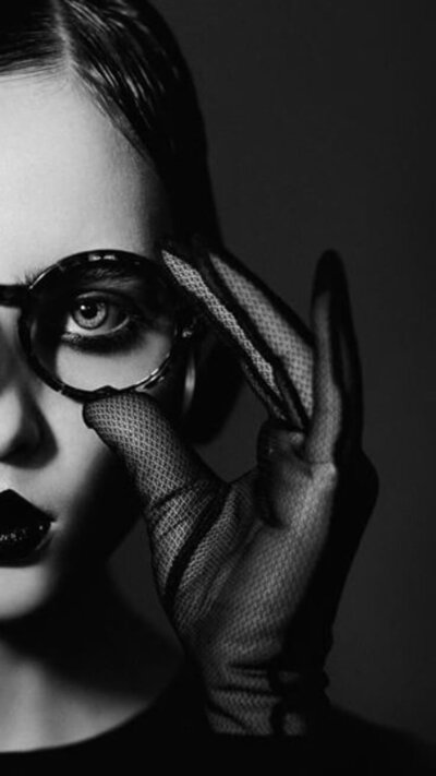 our intuition is the original lie detector. Learn how to read the energy, spot shady vibes, and investigate what someone isn’t saying—before it’s too late.