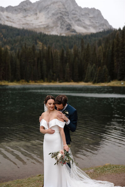 Local wedding photographers in Alberta & BC on the Brontë Bride Vendor Guide. Find your vendor dream team! Professional wedding vendors you can trust.
