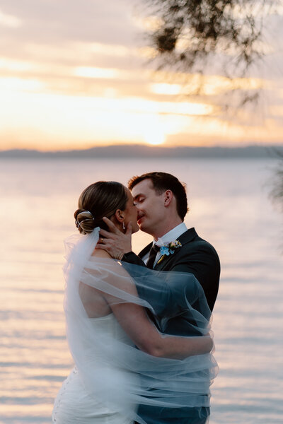 Newcastle couples photographer merewether beach