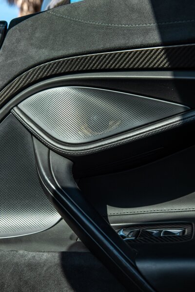 mclaren-720s-spider-convertible-black-for-rent-in-miami-bowers-and-wilkins-premium-audio-033