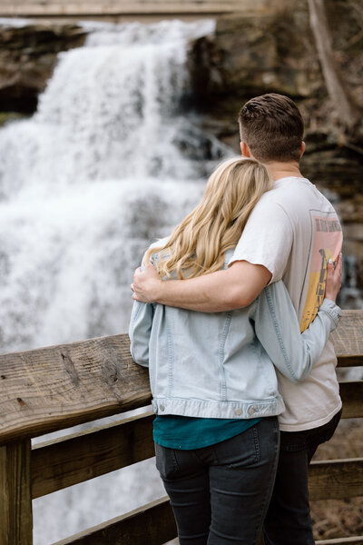 Couple looking at Brandywine Falls.