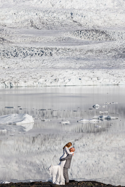 couple kissing in Iceland taken by Iceland elopement photographer Marcus Hanenburg Photography