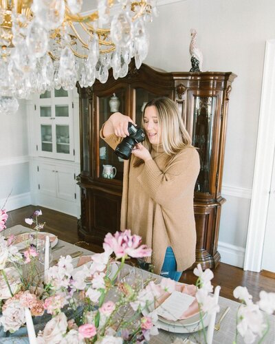 Katie Fri Photography capturing the beautiful details of a wedding table scape