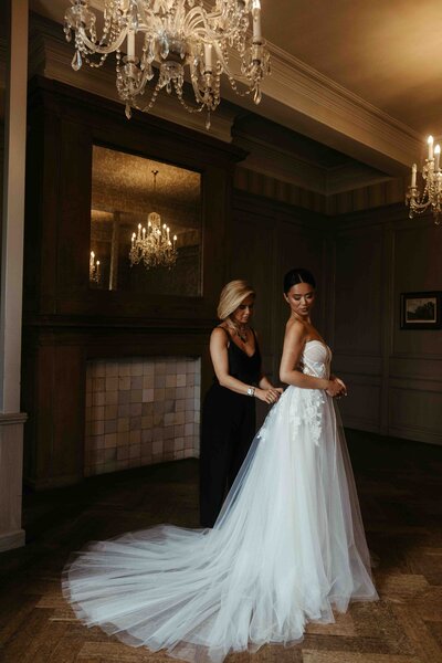 Get framed photography Chateau Neercanne wedding photography Europe international get ready bride