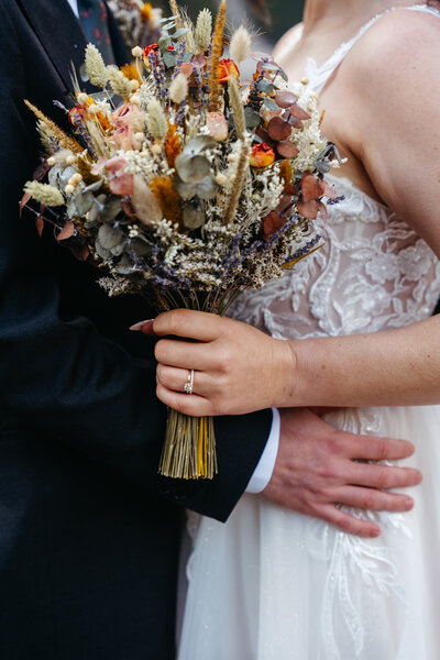 Dried flowers at Lago di Braies elopement