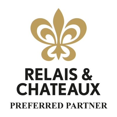 Relais & Chateaux logo.